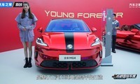10万小车新卷王！极狐T1对比MG4 谁更强？