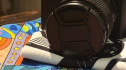 �������������һ���Ͱ�ס��΢����ͷ���η�ײ��ʡ��