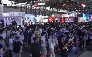 Zyy+NOVA战队空降HKC惠科!第二天被三角洲玩家挤爆了