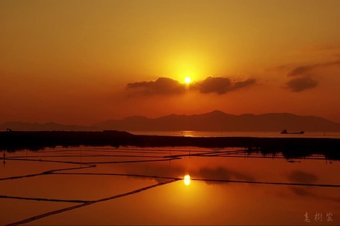 海边日出
